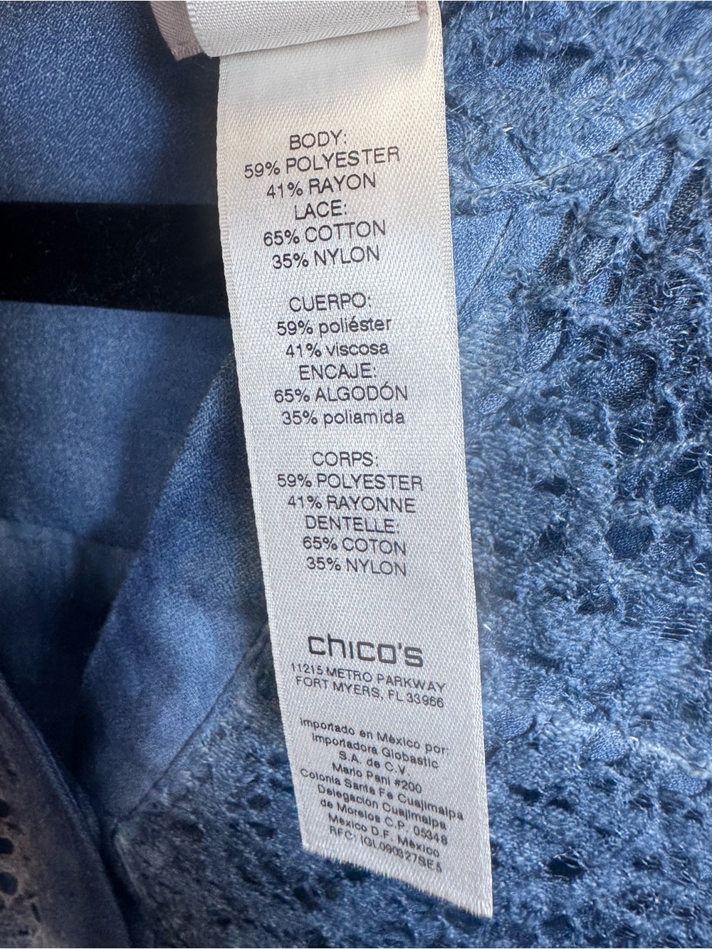 Chico’s Blue Ombre Lace Trim Button Front Blouse Size 1 Medium P2P 20” Lgth 30” - Picture 9 of 10